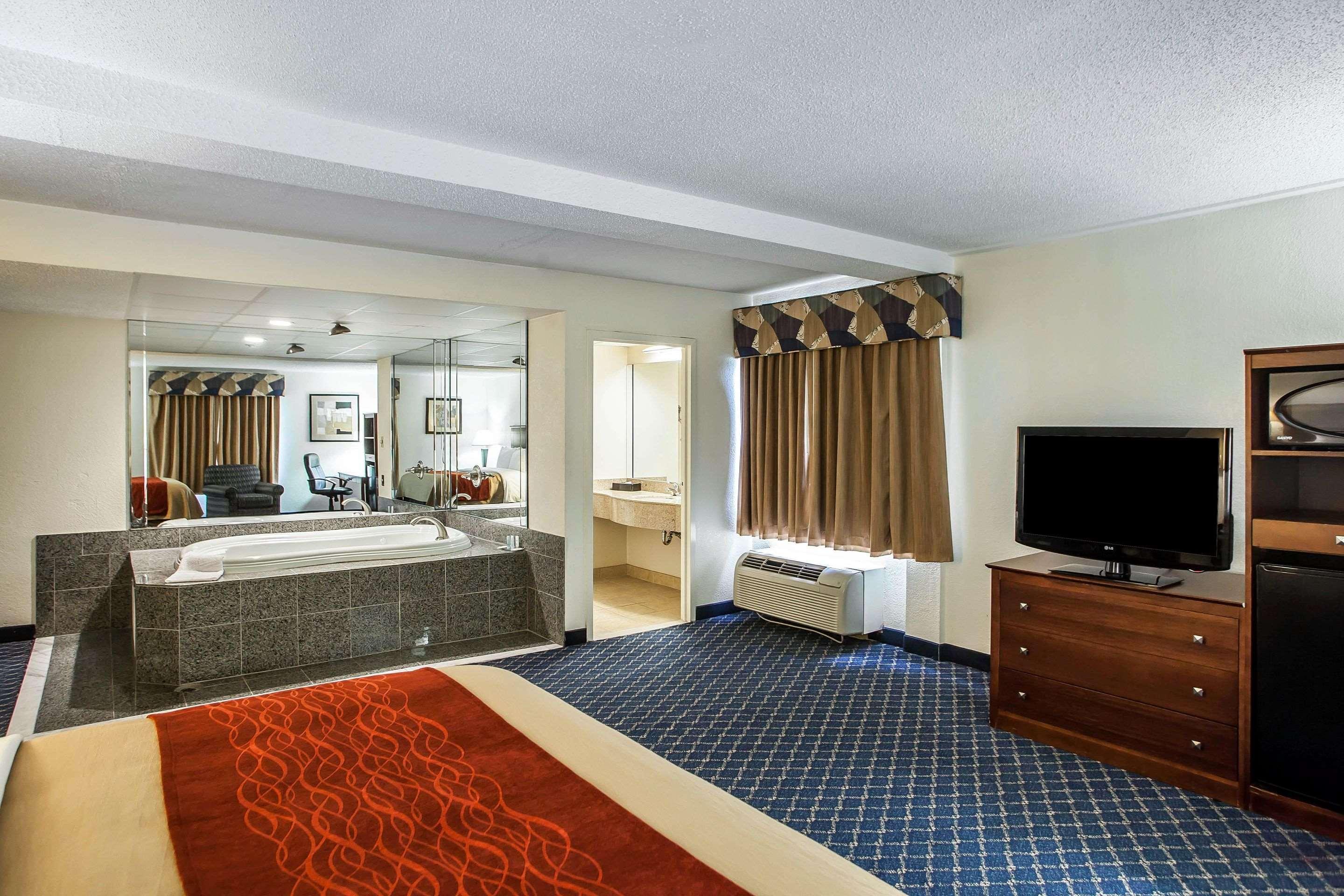 Comfort Inn Feasterville - Тревос Экстерьер фото